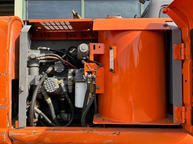 Hitachi ZX 160 W