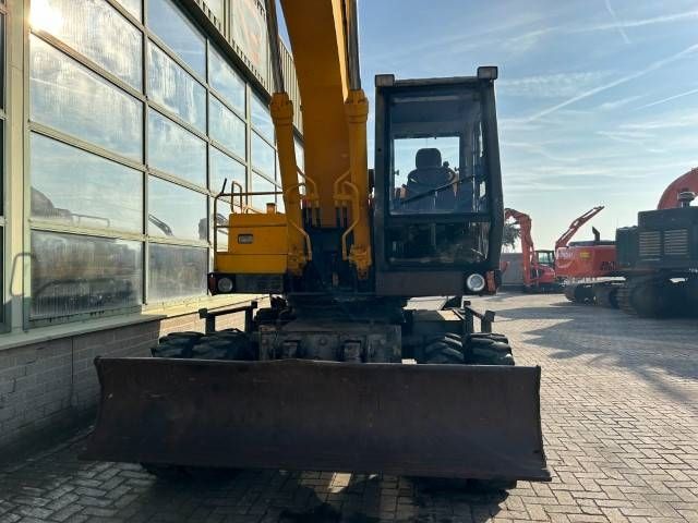 JCB JS 150 W