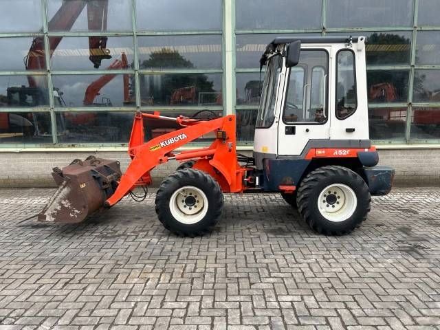 Kubota R 520