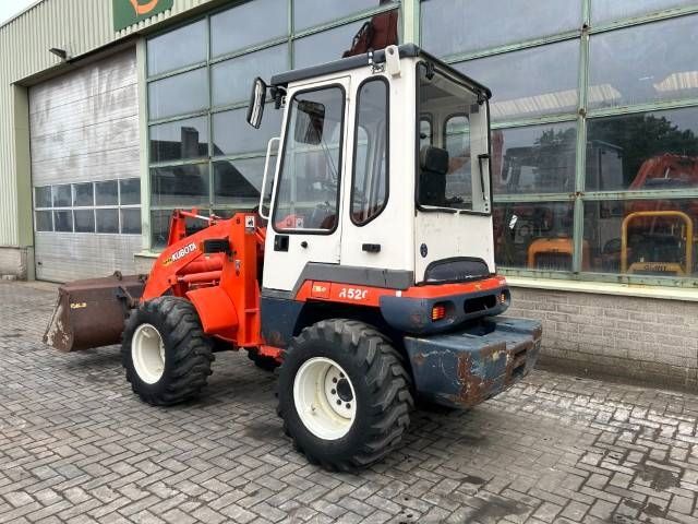 Kubota R 520