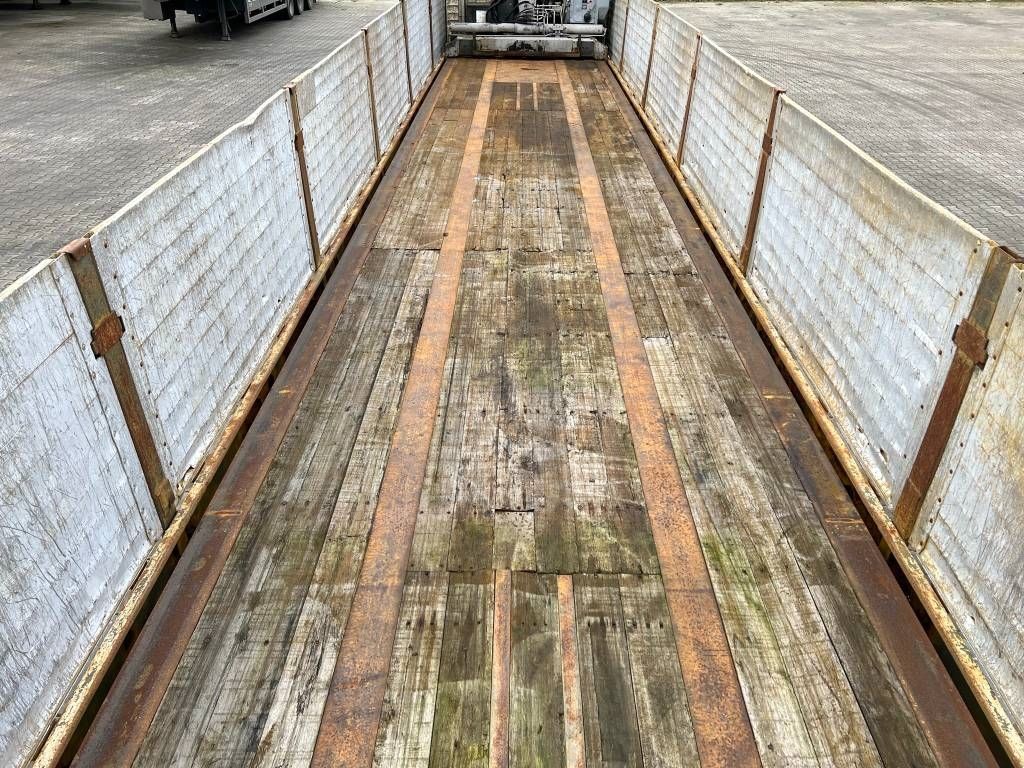 Pacton T3-003 Brick Trailer - Kennis 16000-R Crane