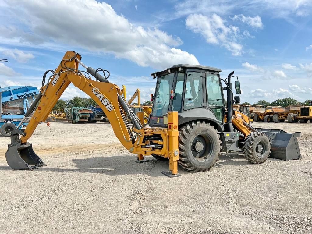 CASE 851FX Plus 4WD - New / Unused / Telescopic