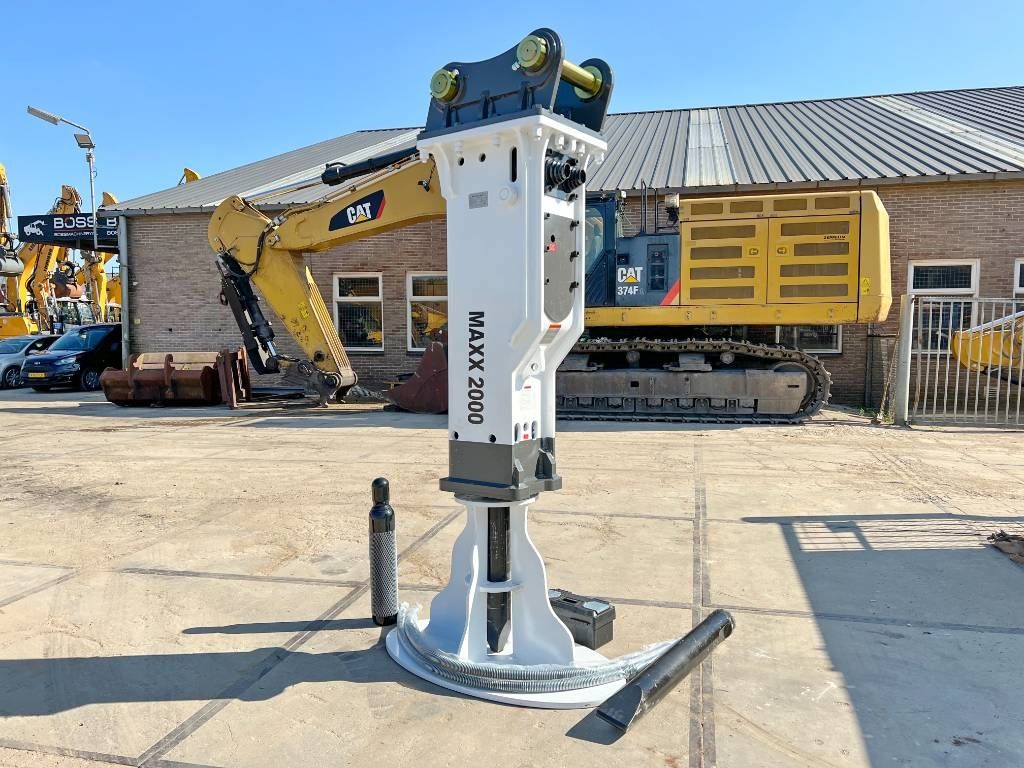 Maxx 2000 hammer / 18-26 ton /hydraulic breaker /