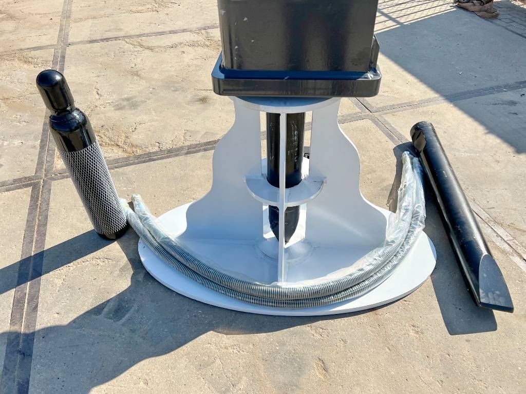 Maxx 2000 hammer / 18-26 ton /hydraulic breaker /