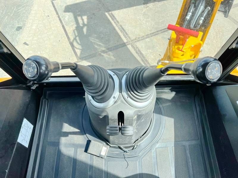 JCB 3DX / 3CX Plus 4WD - 4/1 Bucket / Hammer Lines