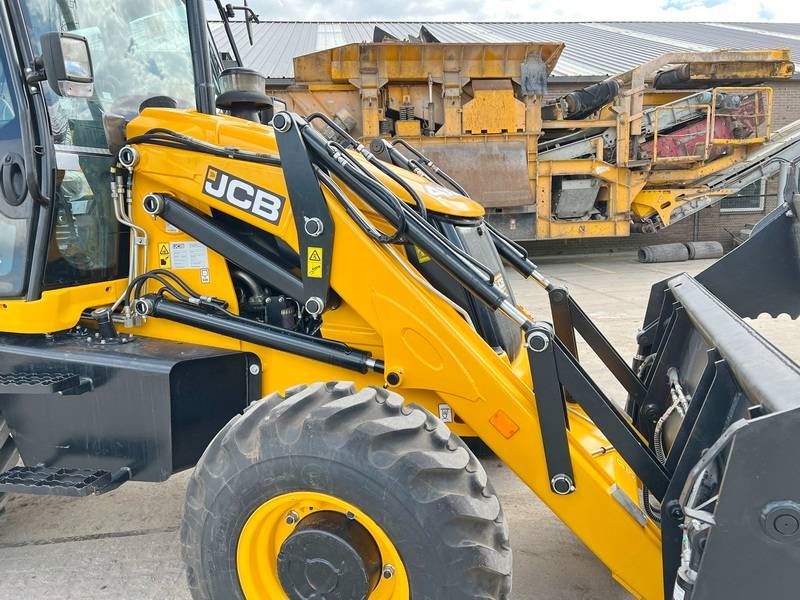 JCB 3DX / 3CX Plus 4WD - 4/1 Bucket / Hammer Lines