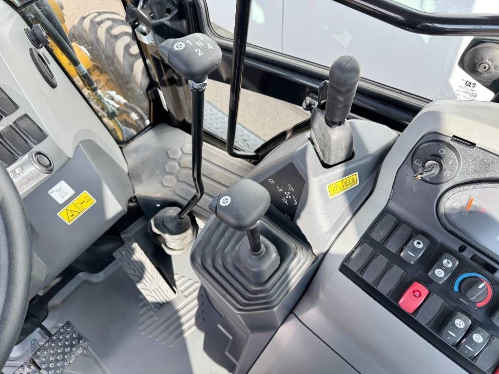 CAT 424 4WD - Hammer Lines / Airco
