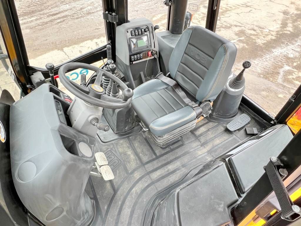 JCB 3DX - Telescopic Boom / Hammer Lines / AC - New