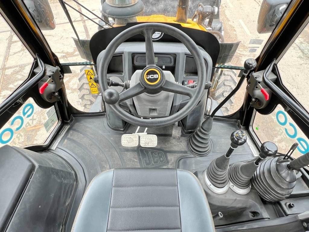 JCB 3DX - Telescopic Boom / Hammer Lines / AC - New