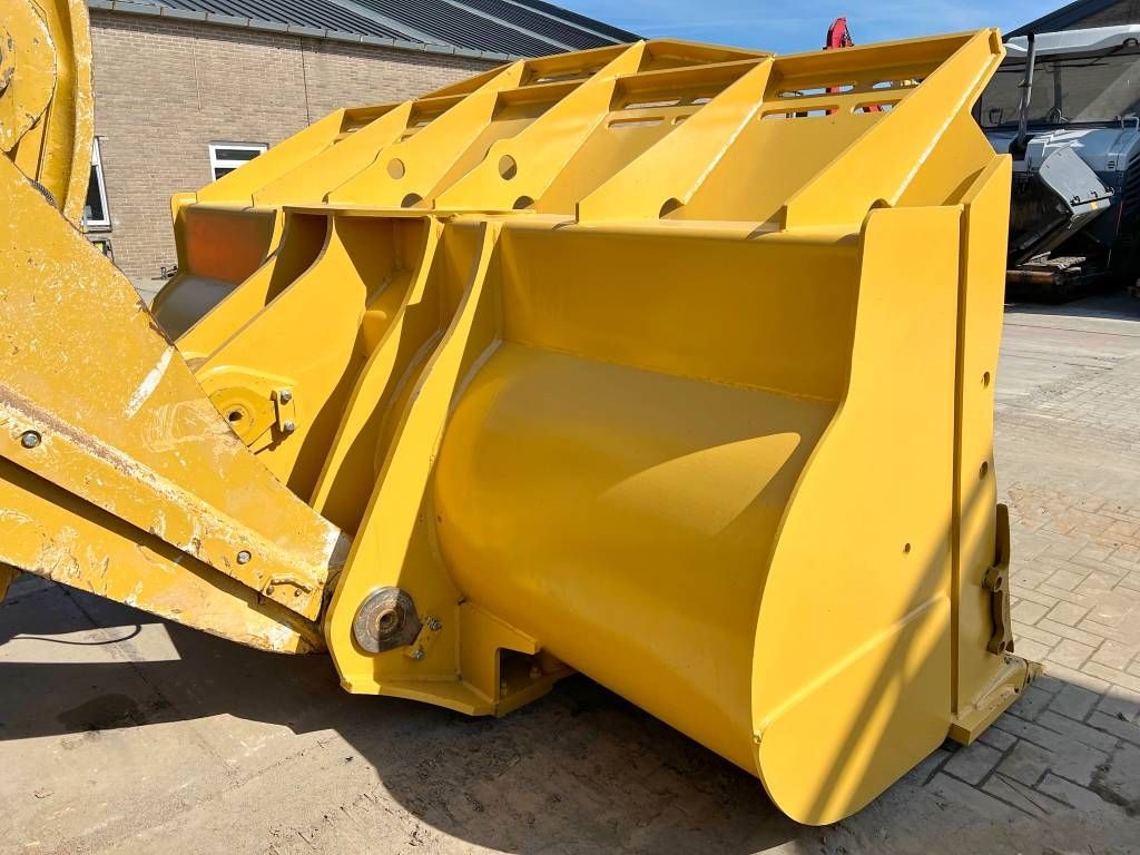 CAT 988K Bucket - New / Unused