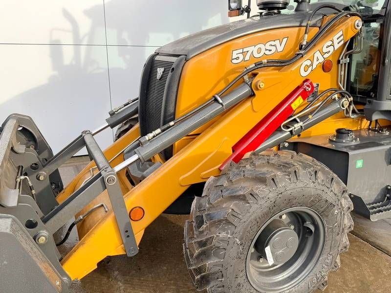 CASE 570SV 4WD - 4/1 Bucket / Telescopic Boom / AC