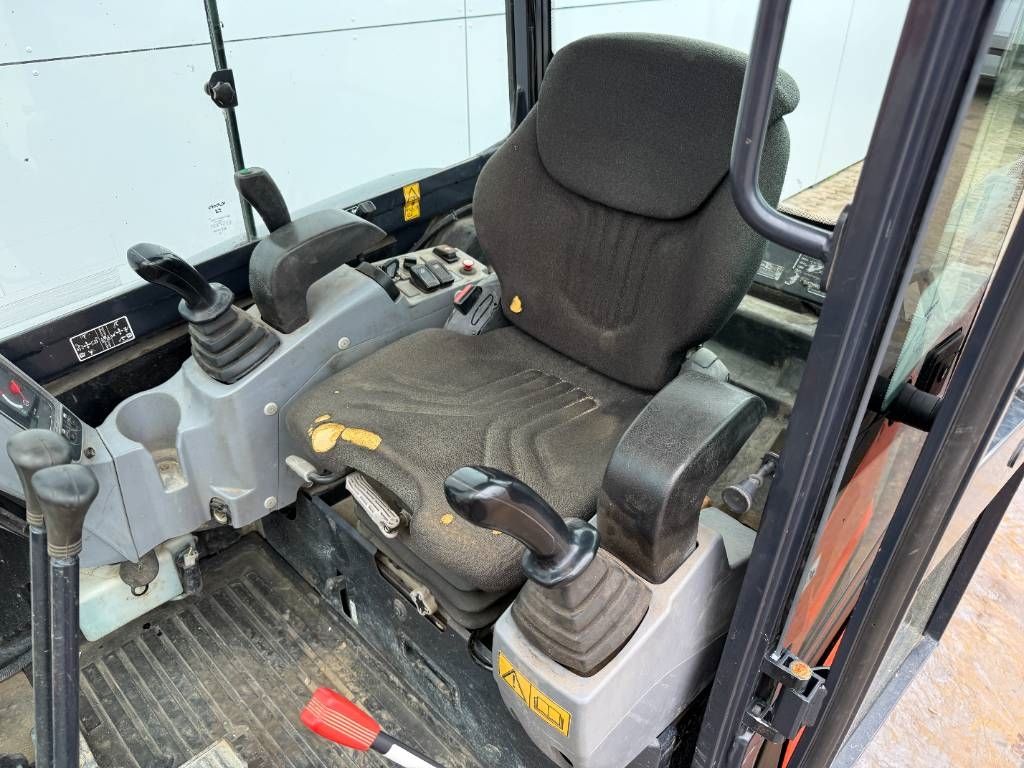 Kubota KX027-4 - Hammer Lines / Quick Coupler