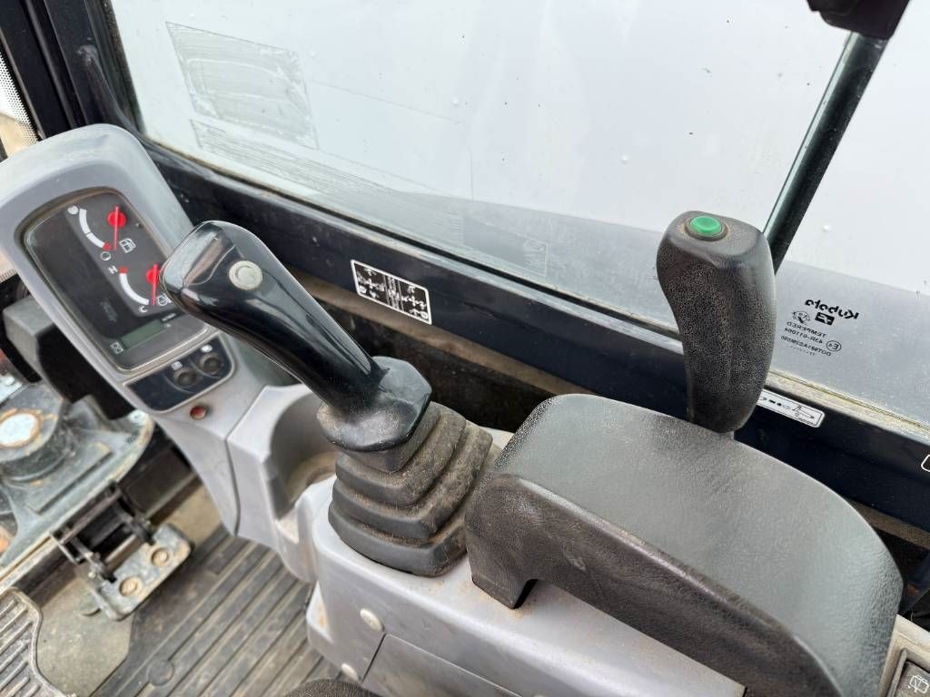 Kubota KX027-4 - Hammer Lines / Quick Coupler