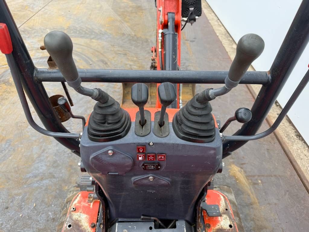 Kubota U10-3 - Hydr. Undercarriage / Hammer Lines