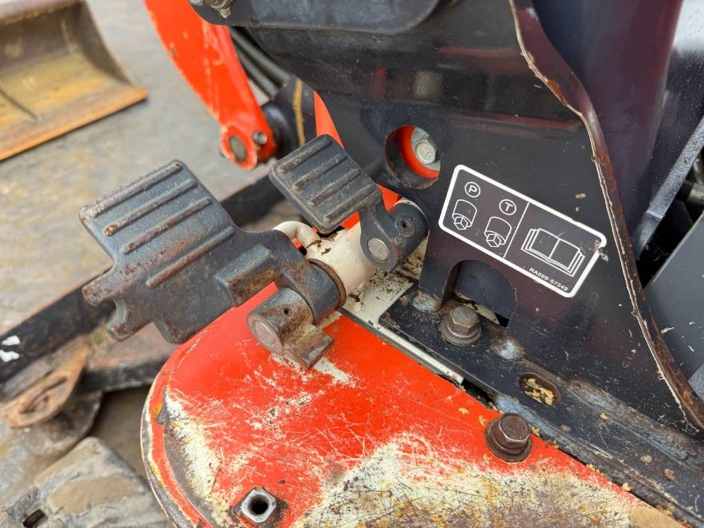 Kubota U10-3 - Hydr. Undercarriage / Hammer Lines