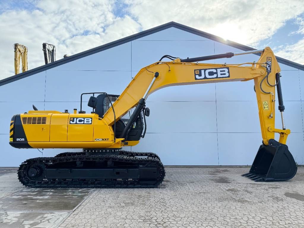 JCB 205 *2025 Model* - New / Unused / Hammer Lines