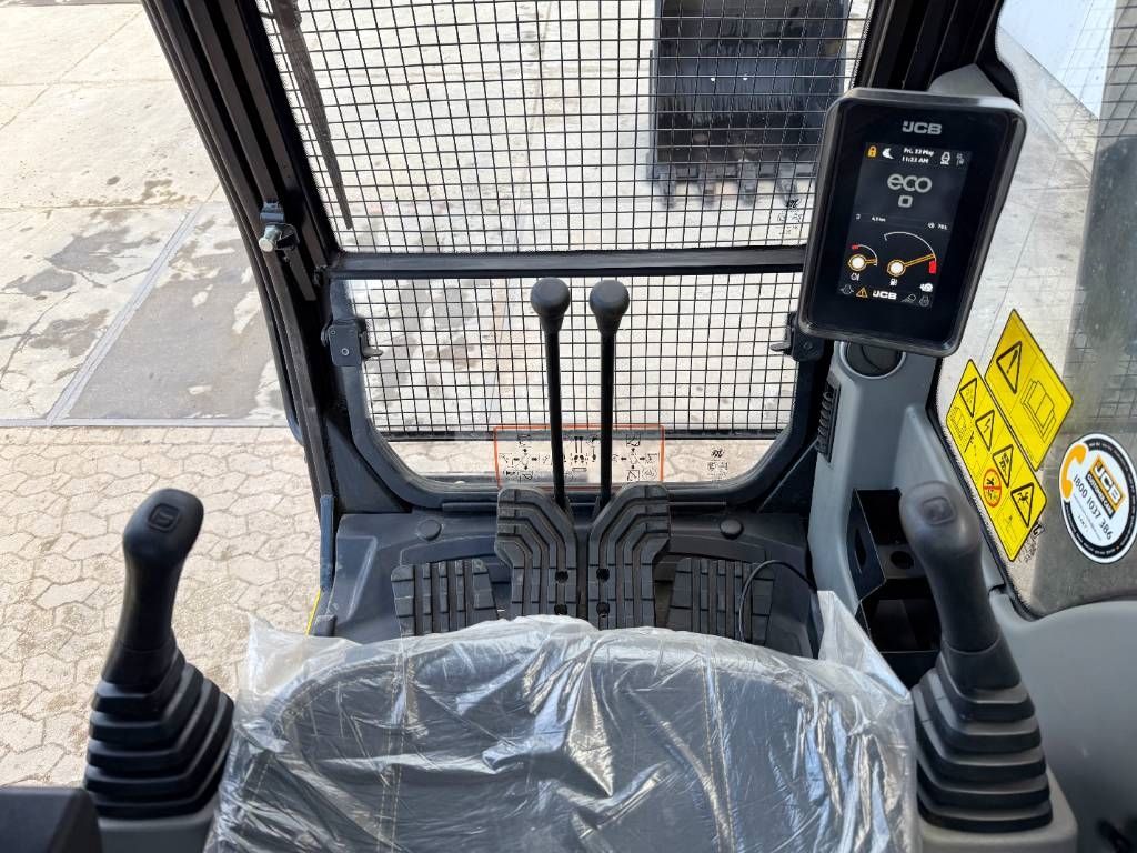 JCB 205 *2025 Model* - New / Unused / Hammer Lines