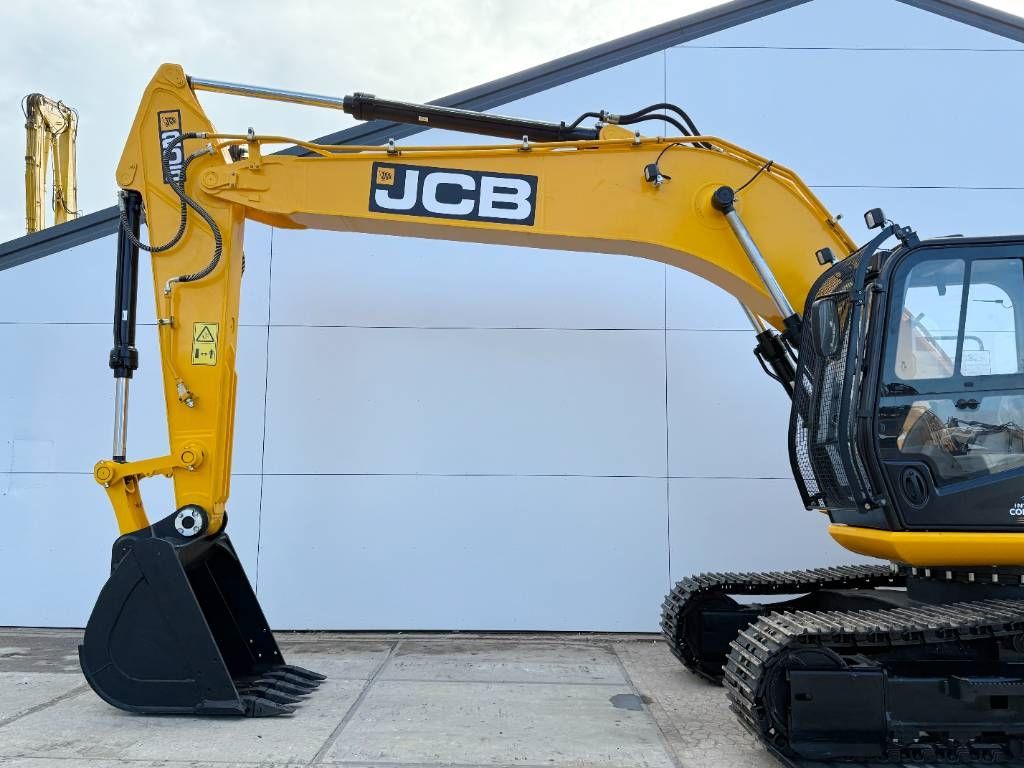 JCB 205 *2025 Model* - New / Unused / Hammer Lines