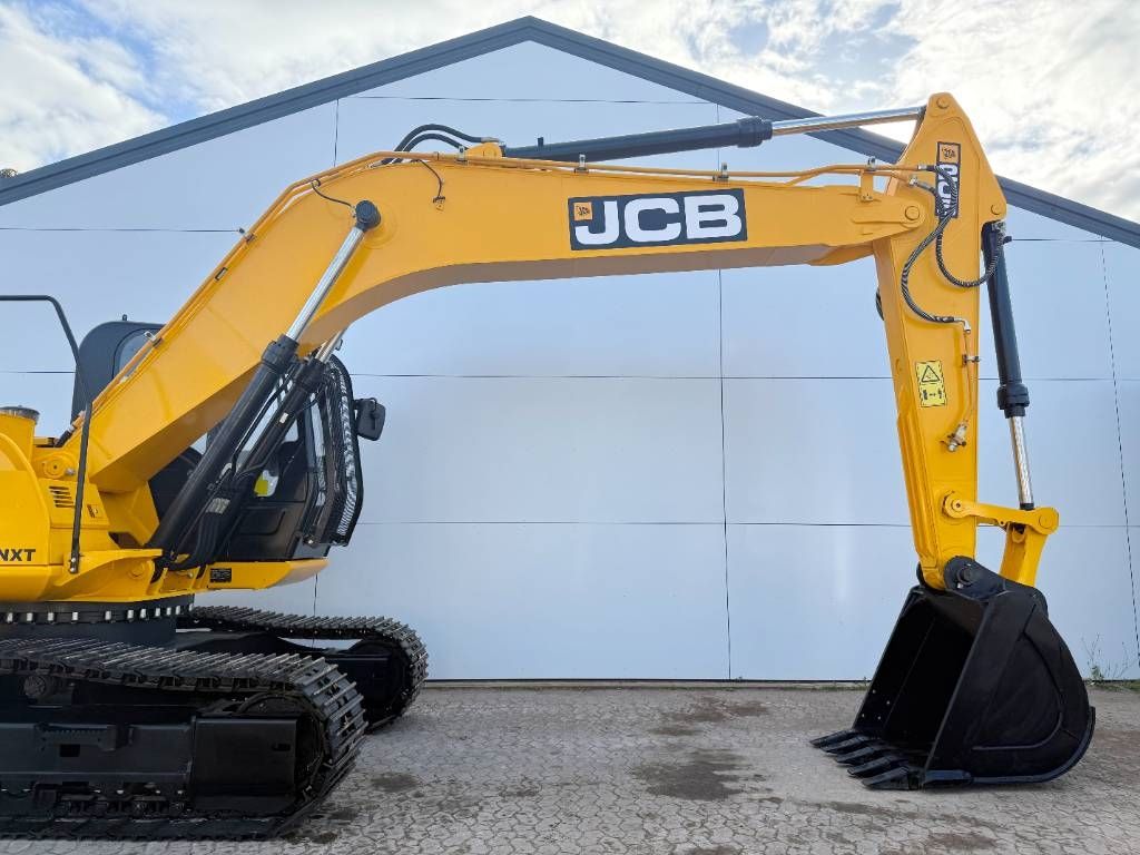 JCB 205 *2025 Model* - New / Unused / Hammer Lines