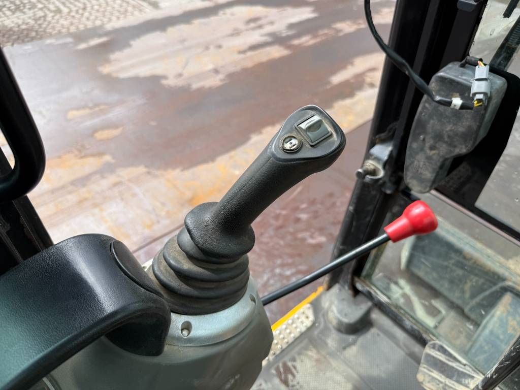 JCB 48Z-1 - Hammer Lines / Quick Coupler
