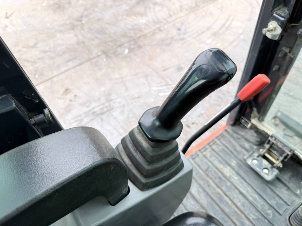 Kubota KX016-4 - Hammer Lines / Quick Coupler