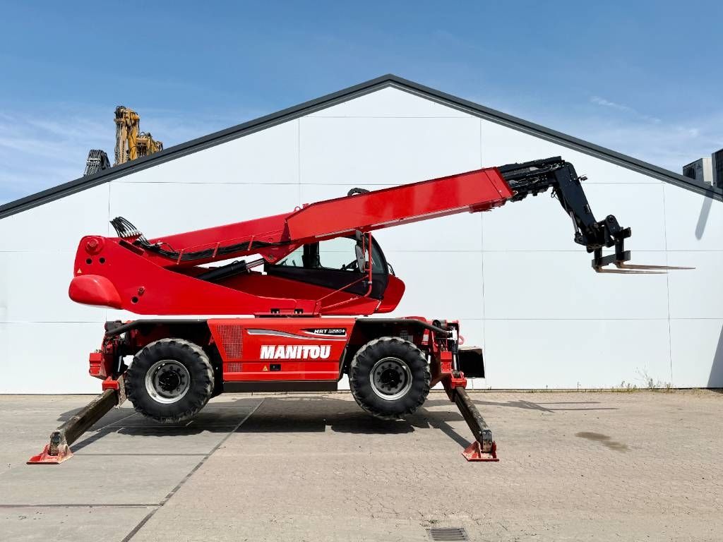Manitou MRT2250+ - German Machine / Remote Control / 4x4x4