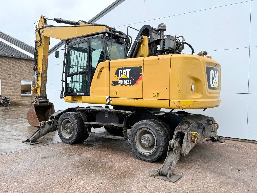 CAT MH3022 HCR - German Machine / Triple Boom