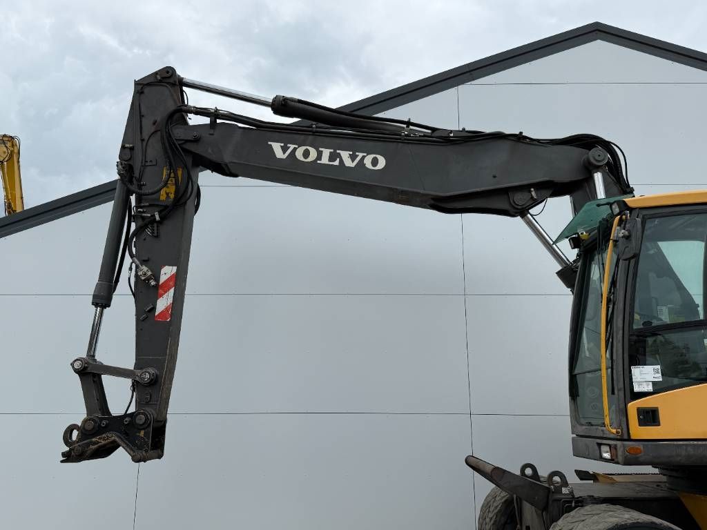 Volvo EW180C - Dutch Machine / Triple Boom