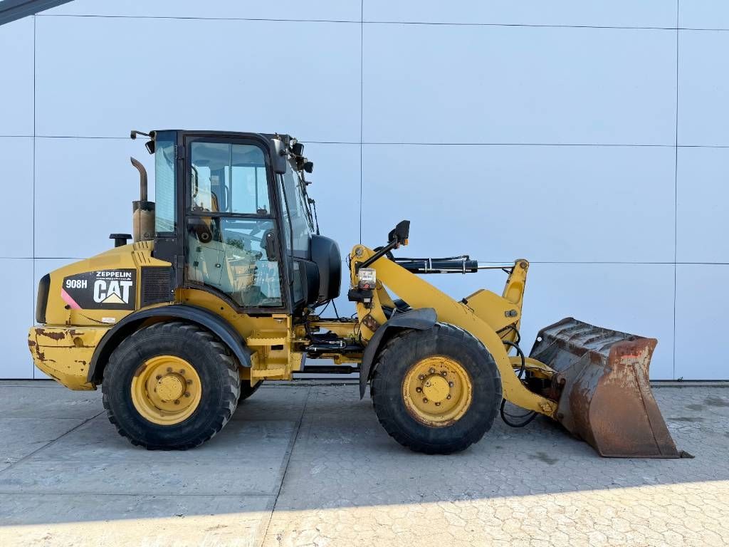 CAT 908H - Quick Coupler / Automatic Greasing