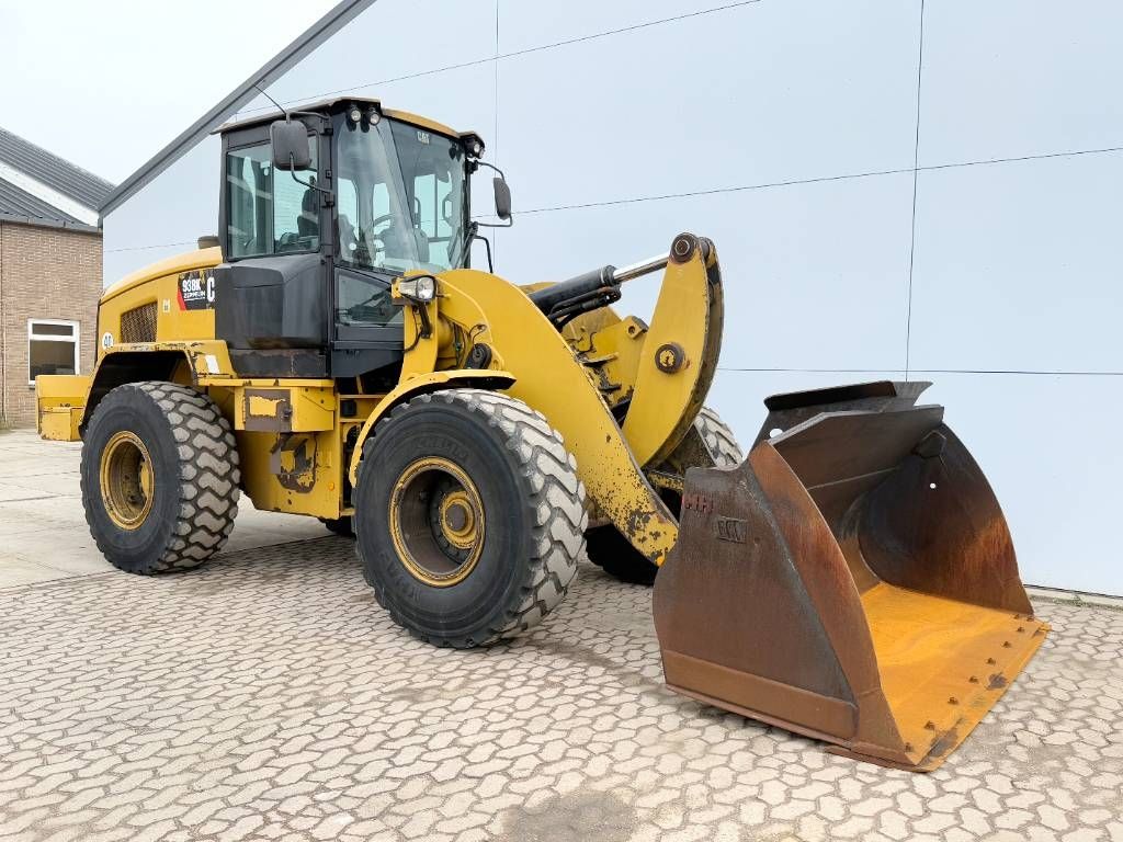 CAT 938K - German German / Backup Camera