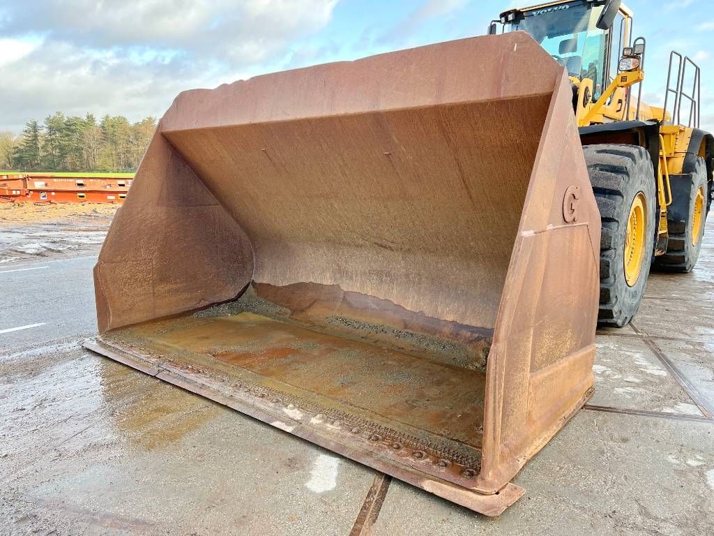 Volvo L350F - Automatic Greasing / CDC Steering