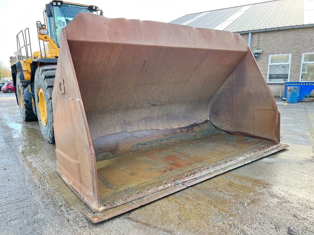Volvo L350F - Automatic Greasing / CDC Steering