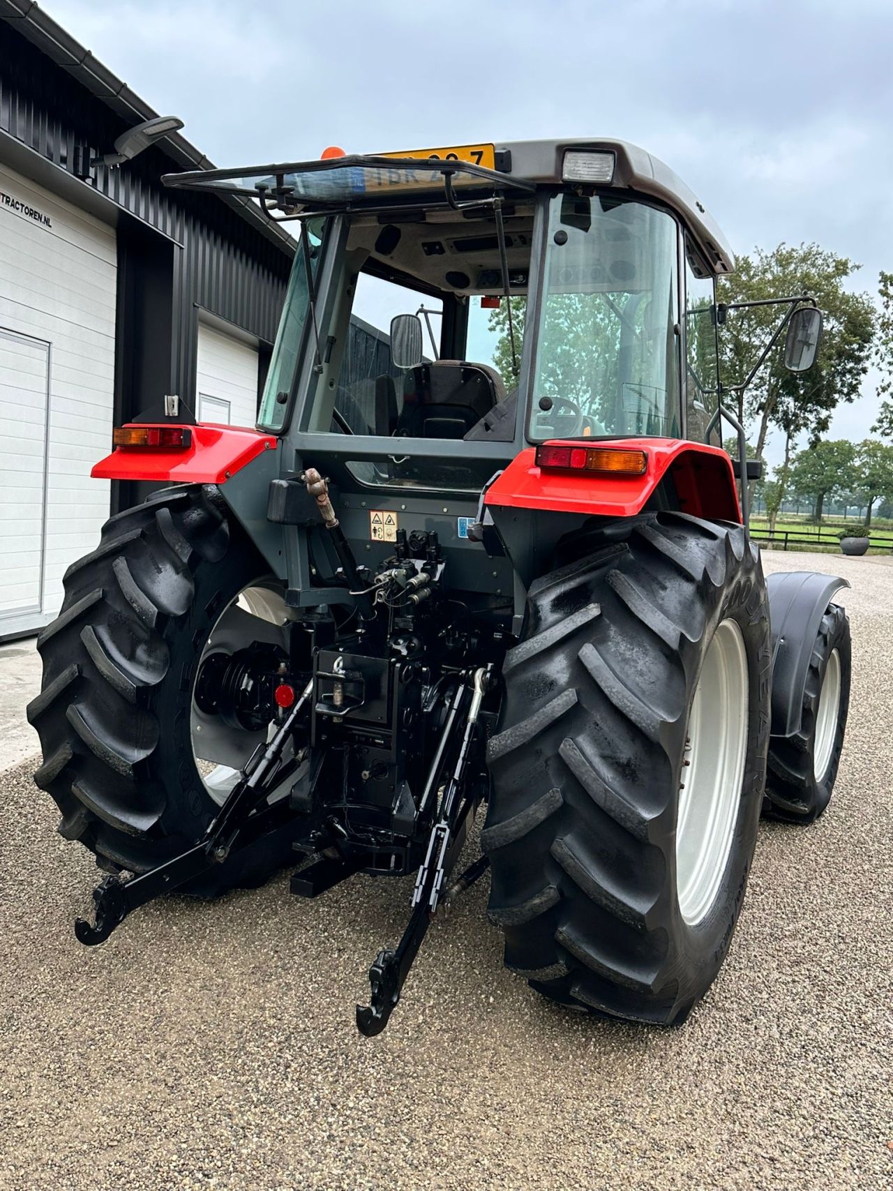 Massey Ferguson 4225