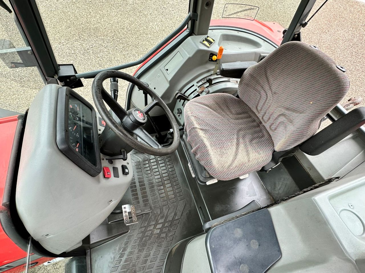 Massey Ferguson 4225