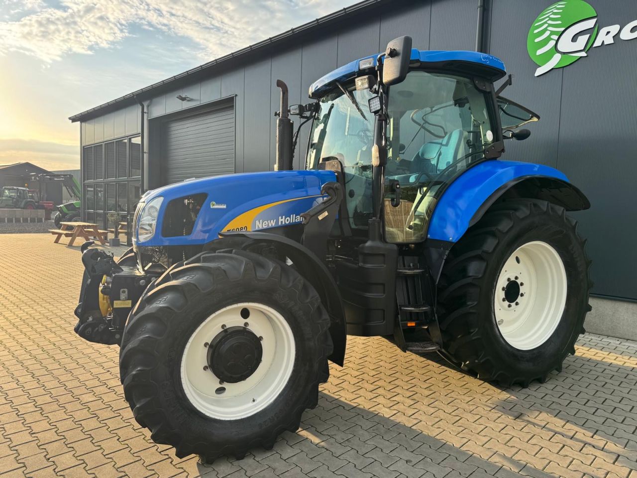 New Holland T6080