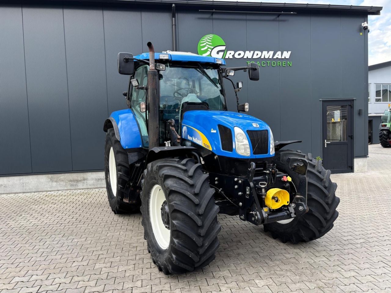 New Holland T6080