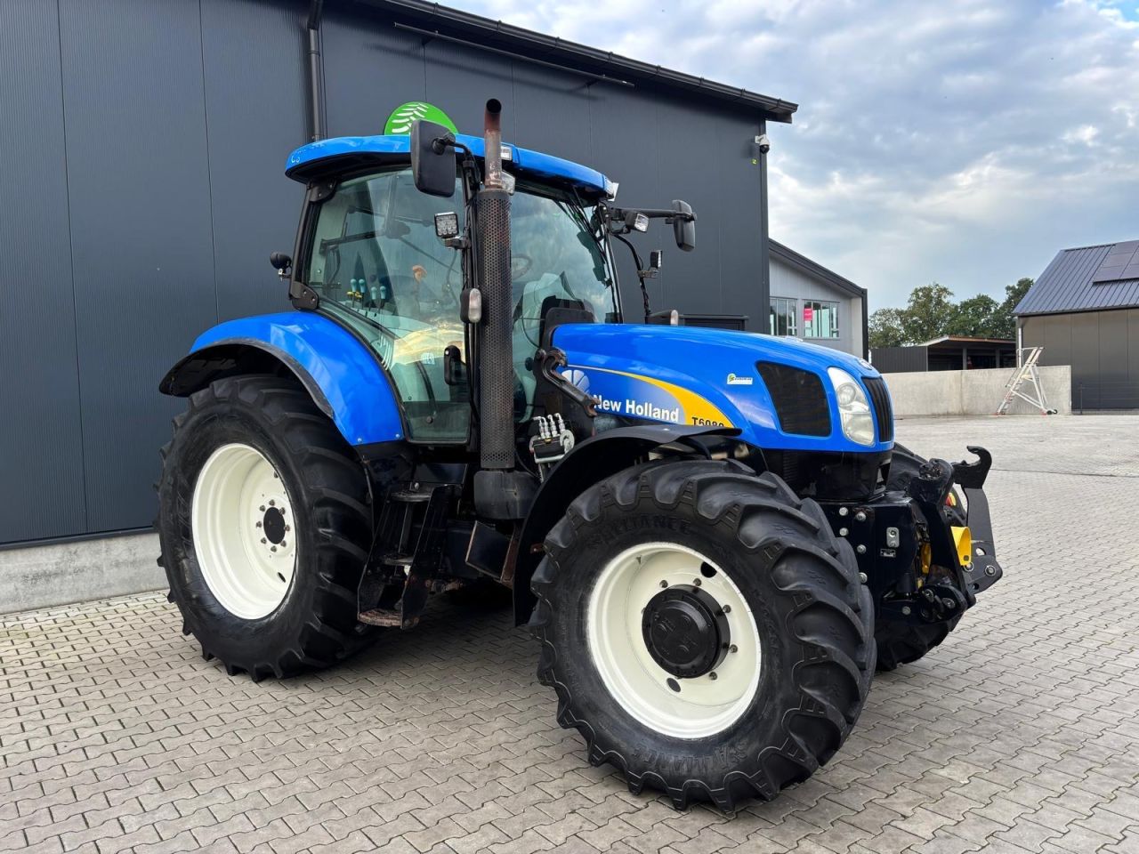 New Holland T6080