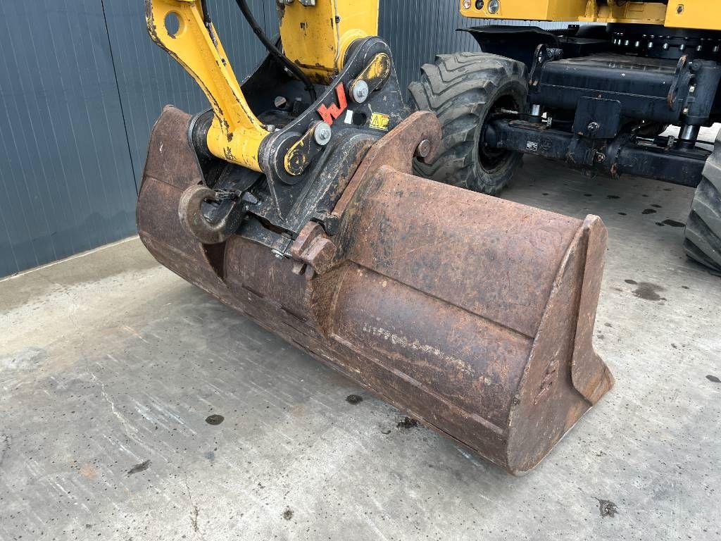 CAT M318F