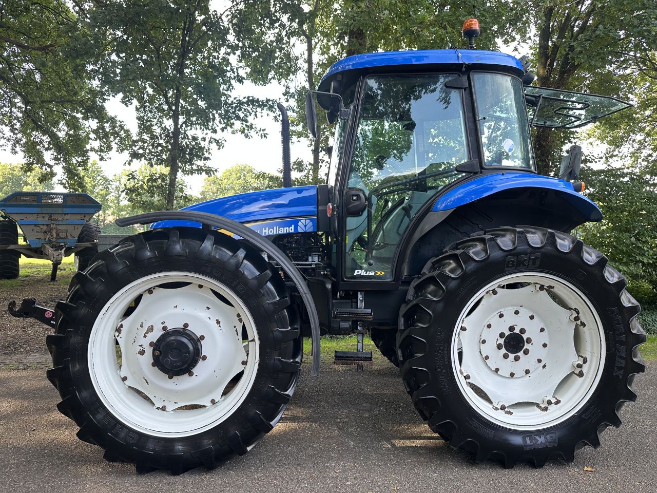 New Holland TD5050 Portaal trekker high clearance trekker