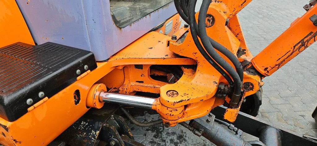 Hitachi EX30