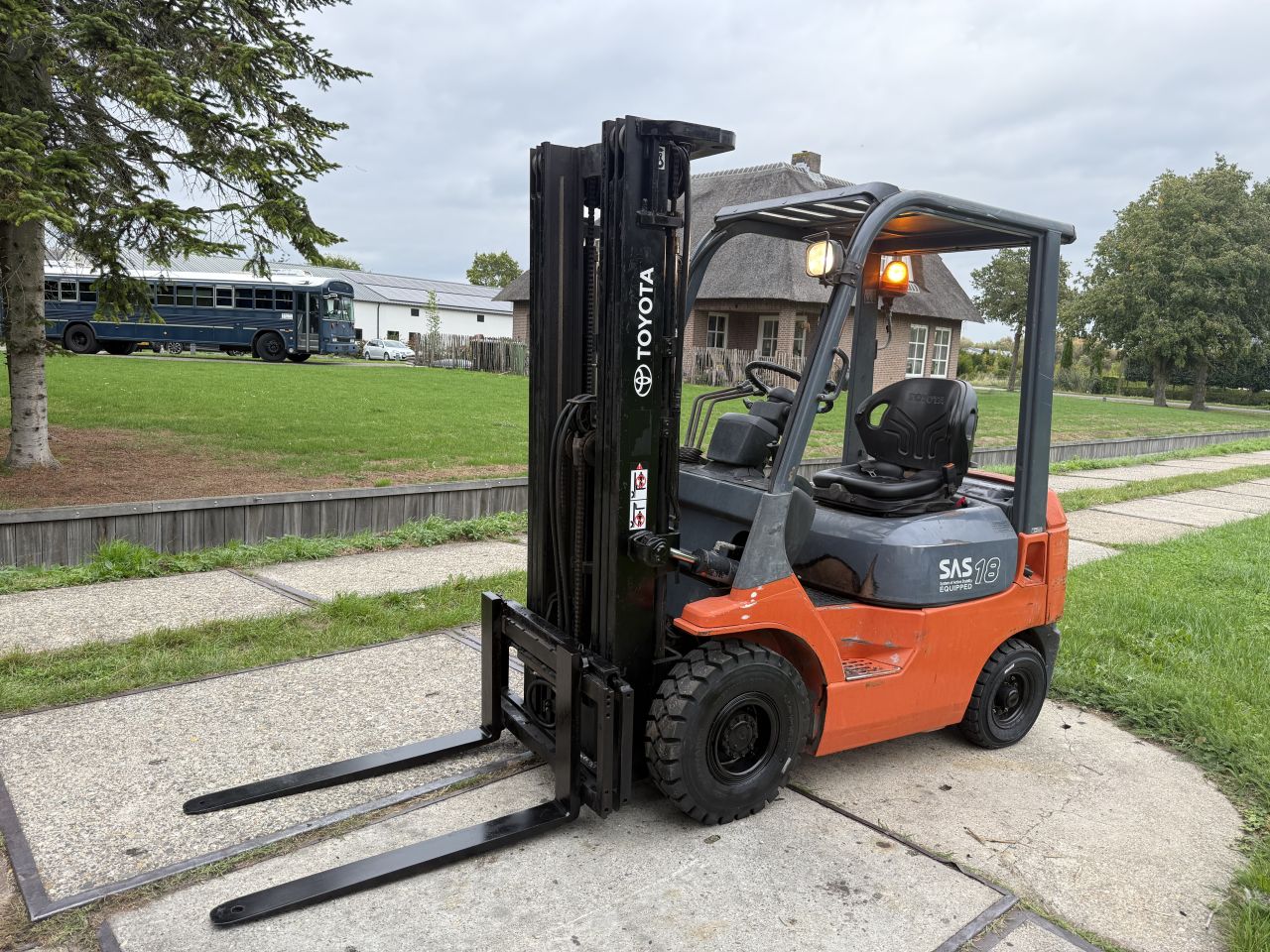 Toyota 1800KG diesel triplo Sideshift nieuwe luchtbanden