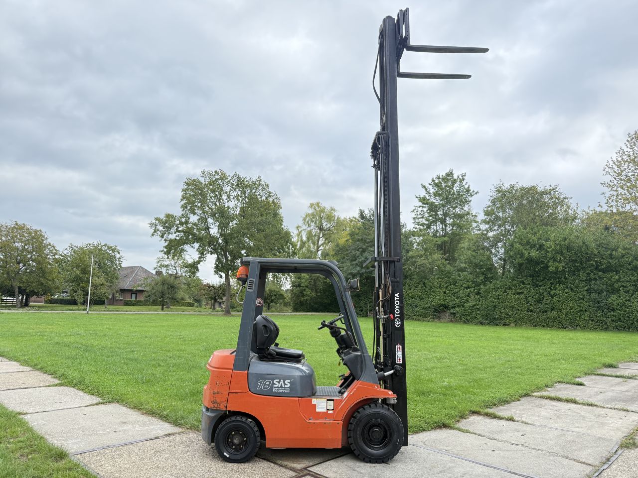 Toyota 1800KG diesel triplo Sideshift nieuwe luchtbanden