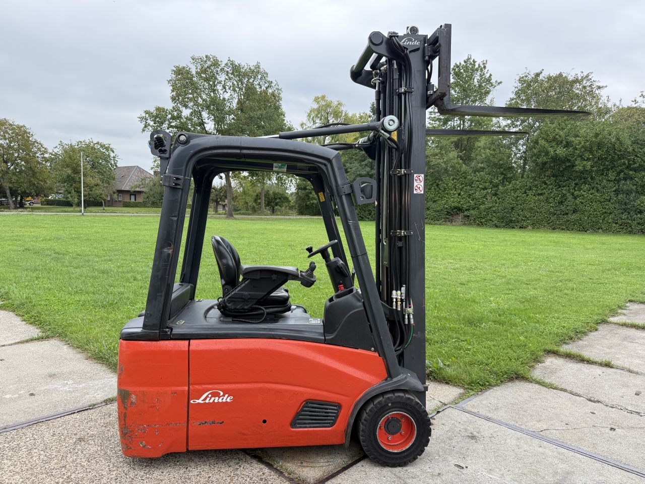Linde 2000KG triplex 6M Freelift Sideshift accu 2022 4e ventiel
