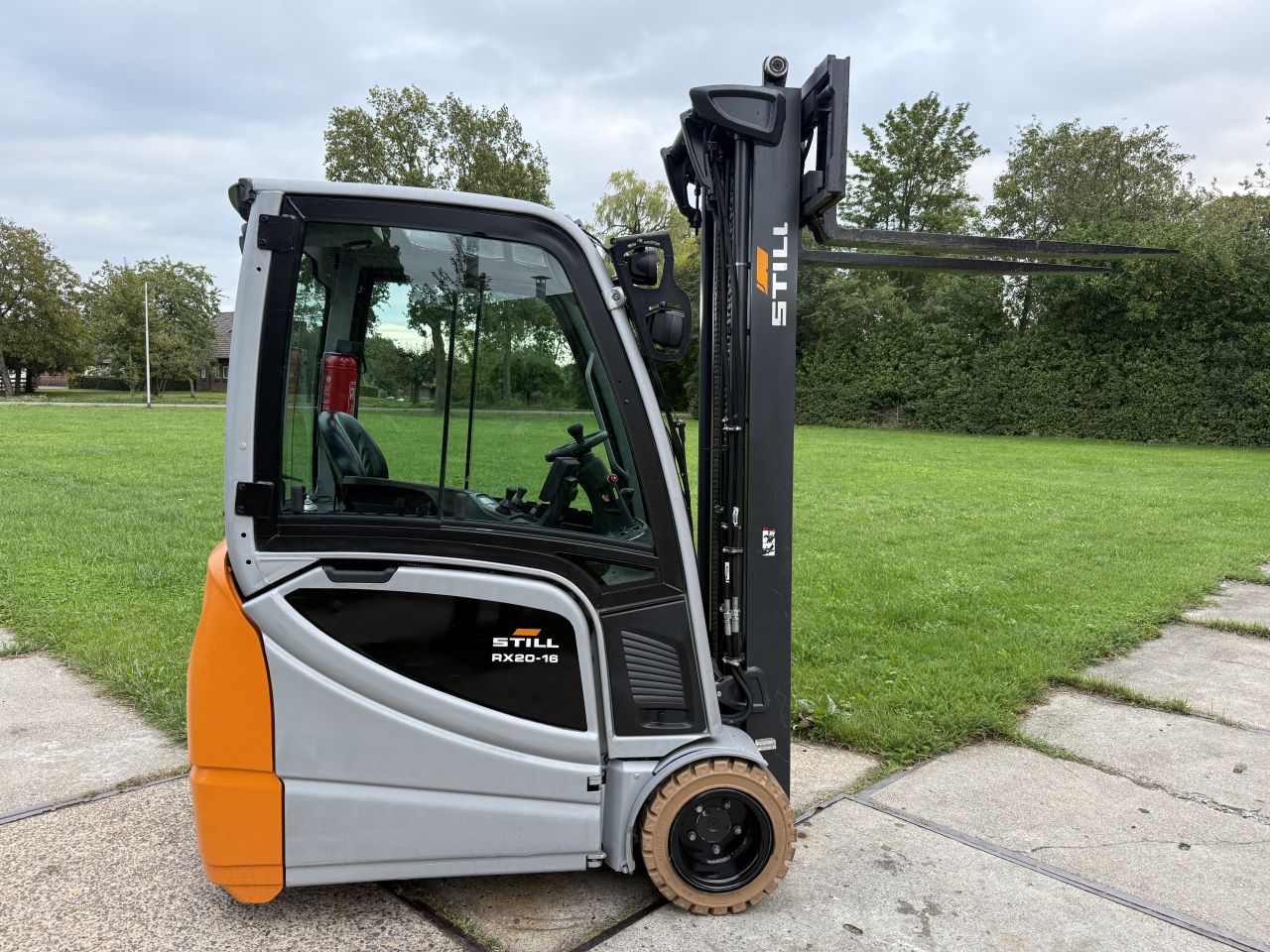 Still 1600KG BJ2018 triplex 5.5M Sideshift non marking cabine