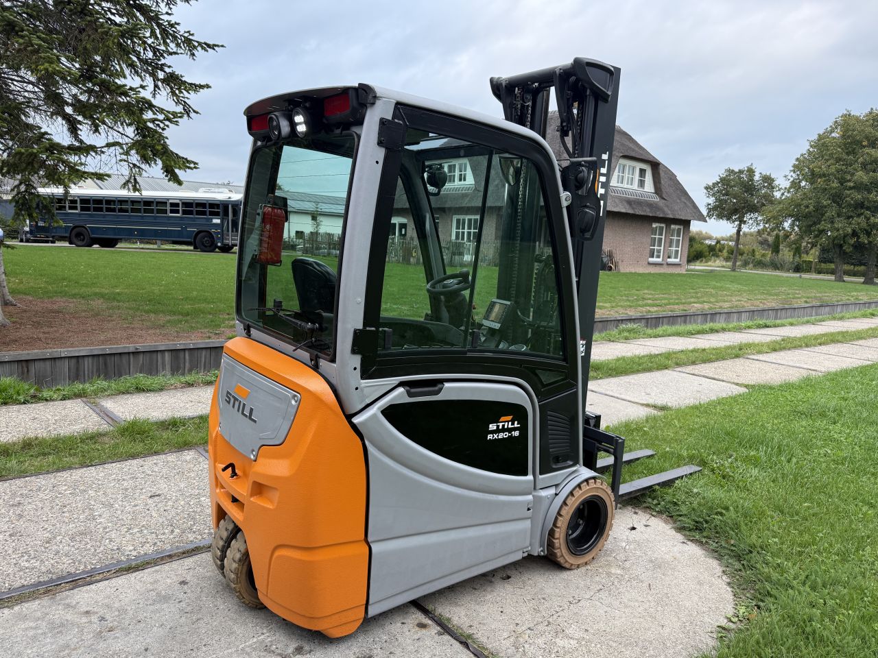 Still 1600KG BJ2018 triplex 5.5M Sideshift non marking cabine