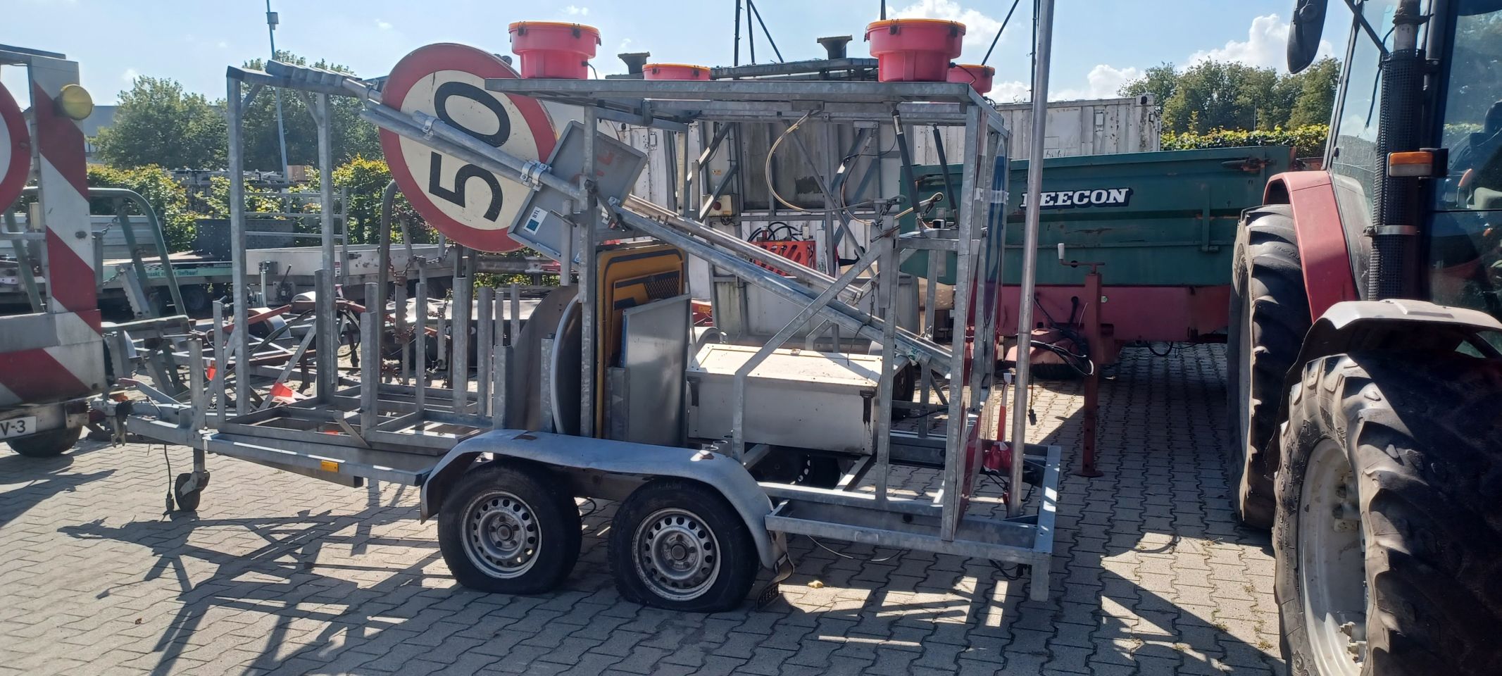 Aktiewagen verkeers begeleidings bord/wagen