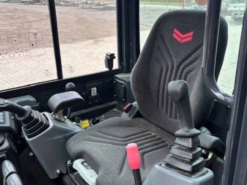 Yanmar Vio 27