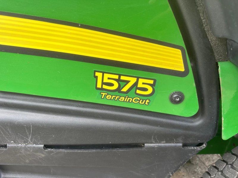 John Deere 1575