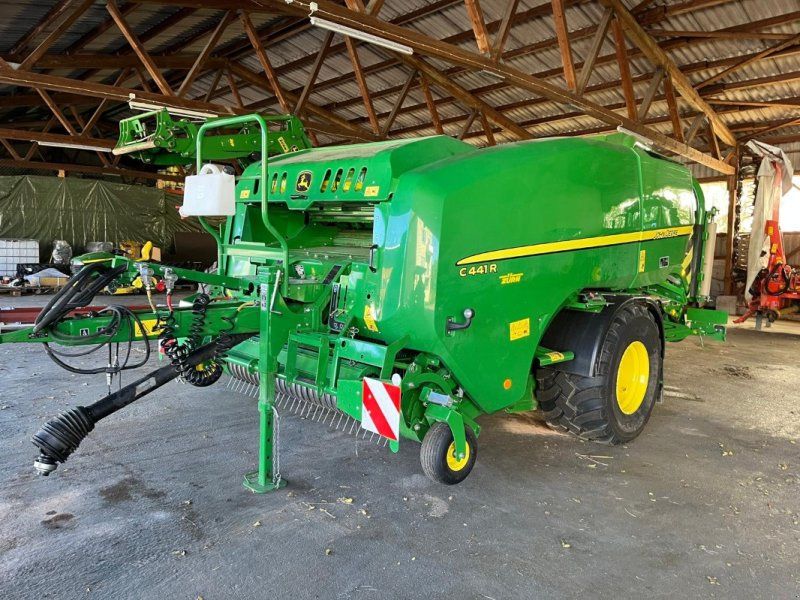 John Deere C441R