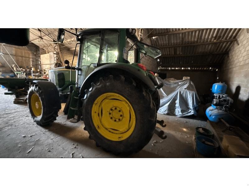 John Deere 6520